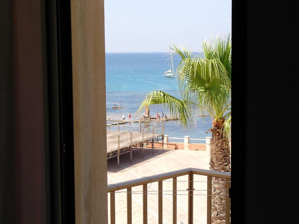 Hotel Vittorio Portopalo Di Capo Passero Ruang foto