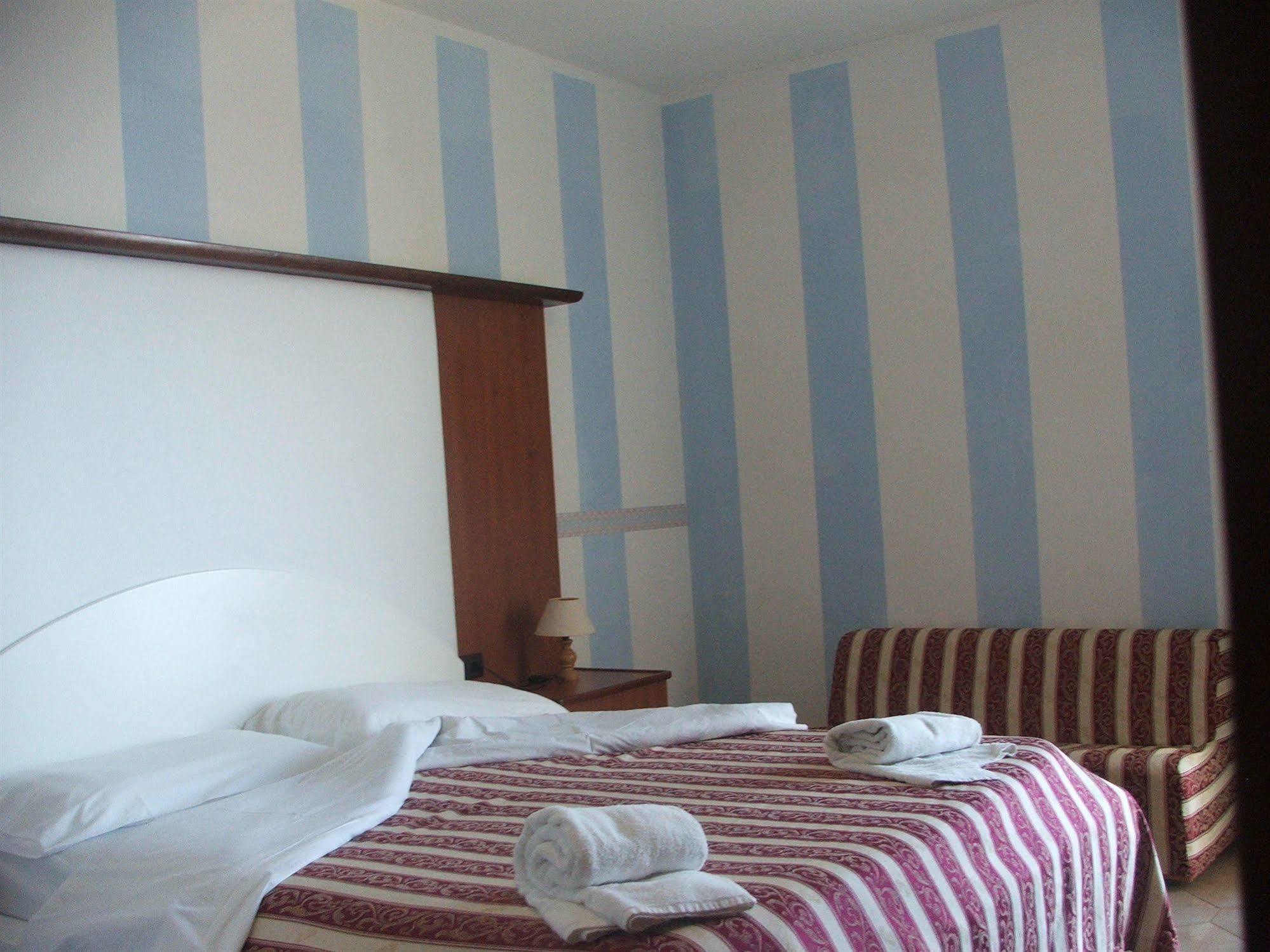 Hotel Vittorio Portopalo Di Capo Passero Bagian luar foto